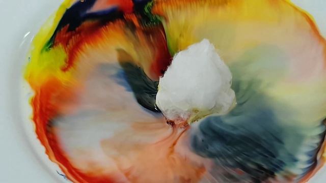 ? Молоко и краски, делаем радугу своими руками смотреть онлайн