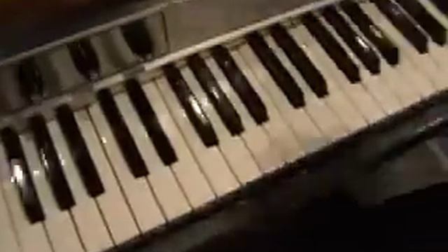Fender Rhodes 1971 Suitcase Piano w/ Custom Black Sparkle смотреть онлайн