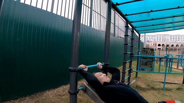 Двоеборье #WORKOUT + велоспринт по мотивам фильма "Кровавый спорт". Часть 1. Потренируй друга. смотреть онлайн