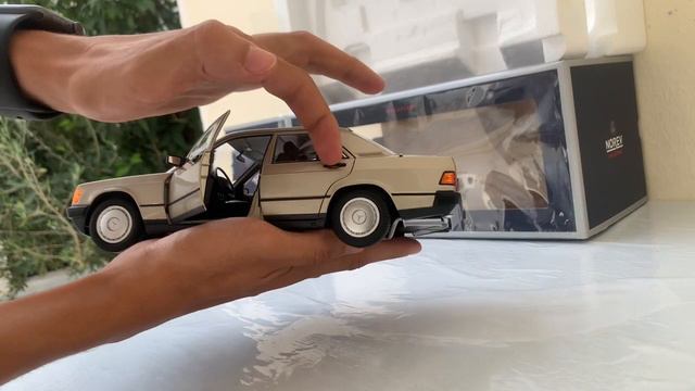 Mercedes-Benz 190E 1984 1/18 Norev