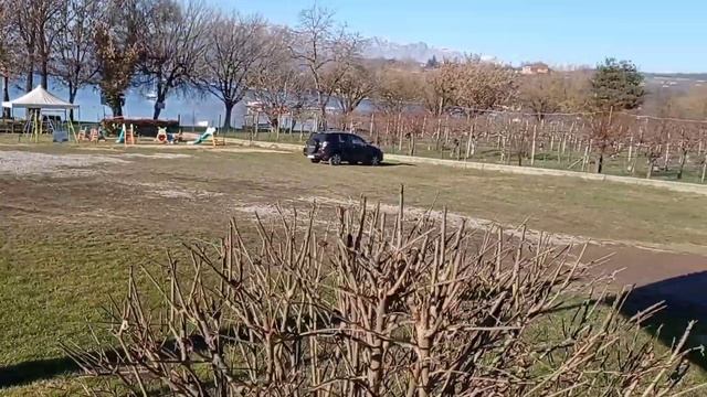 Озеро Lago di Viveroni. Обход вокруг смотреть онлайн