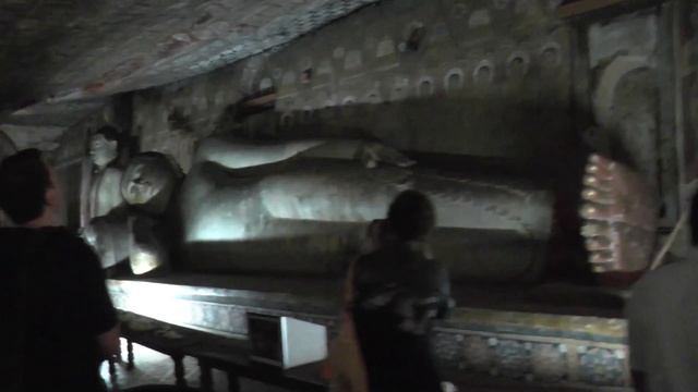 Шри-Ланка. Dambulla Cave Temple. Пещерный храм. Дамбула. Часть 19 смотреть онлайн