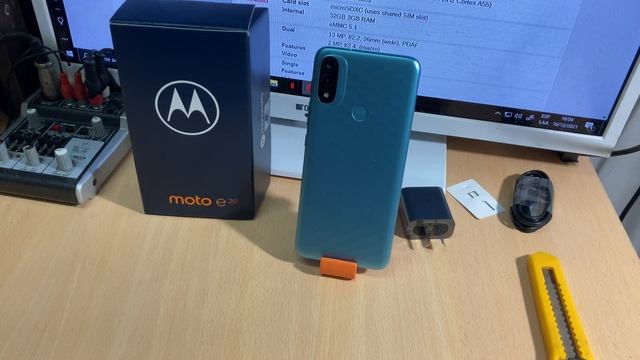 Unboxing , primeras impresiones características del Motorola Moto E20 смотреть онлайн