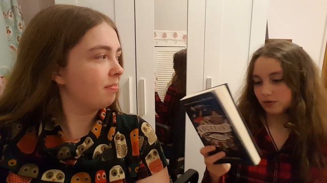 Vlogtober 2017 Day 8 - Our Favourite Books (Novels) | The Meadows Vlogs смотреть онлайн