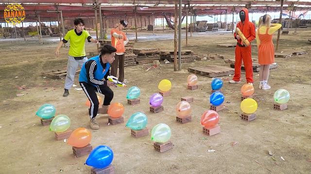 Banana TV : Green Light And Red Light | Lucky Balloons Game Nerf Guns SQUID GAME смотреть онлайн