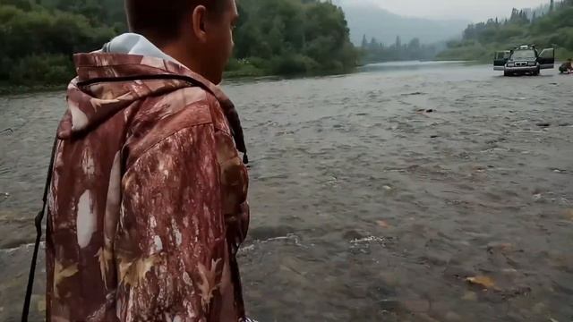 Рыбалка на хариуса в июле на реке Ортон! смотреть онлайн