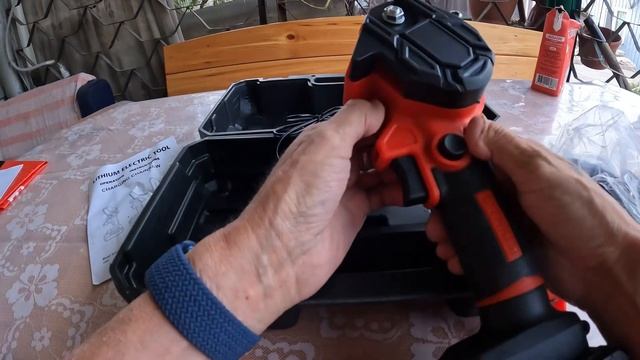 ♿️Инвалид с Электропилой решает местные проблемы?? смотреть онлайн