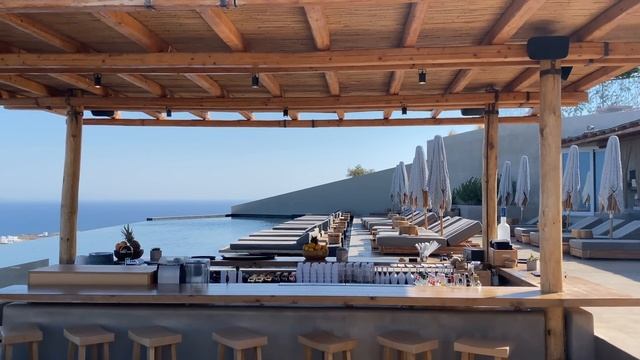 ANDRONIS ARCADIA | Santorini's newest 5-star resort (full tour in 4K) смотреть онлайн