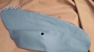 Видео о том, как наклеить заготовки для самостоятельной перетяжки дверных карт Skoda Octavia Tour