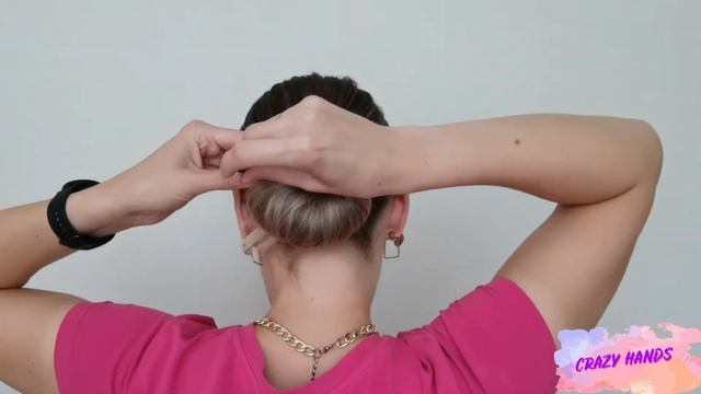 Видео. Простая прическа низкий пучок. Быстро и красиво. смотреть онлайн
