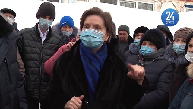 Губернатор Югры пообщалась с жителями улицы Артема в Сургуте смотреть онлайн