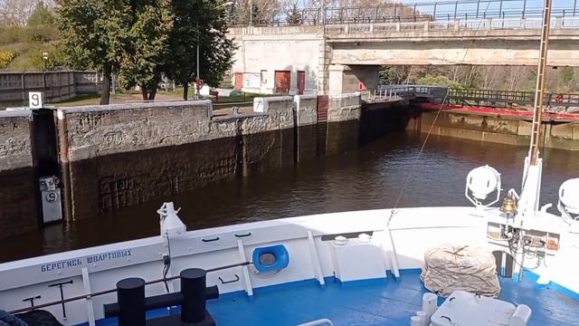 Теплоход-пансионат Генерал Лавриненков. Второй день наслаждения! смотреть онлайн