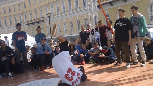 Брейк данс на Дворцовой площади, 2013 смотреть онлайн