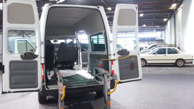 Ford Transit 330L 2.2 TDci Rolstoelvervoer Derks Autobedrijf BV смотреть онлайн