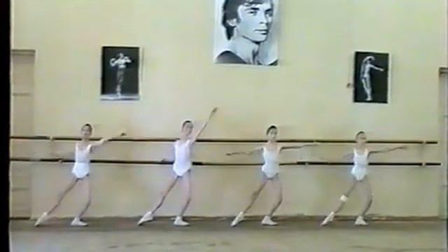 Vaganova ballet academy, grade 3 ballet exam, 1993 - adagio at the barre смотреть онлайн