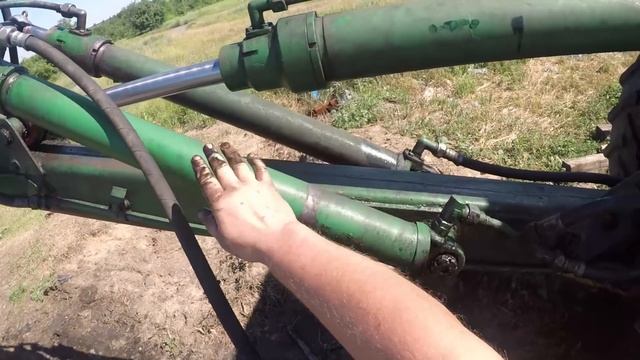 Замена масла гидравлики экскаватора ЮМЗ. Натяжка поворотной цепи. смотреть онлайн