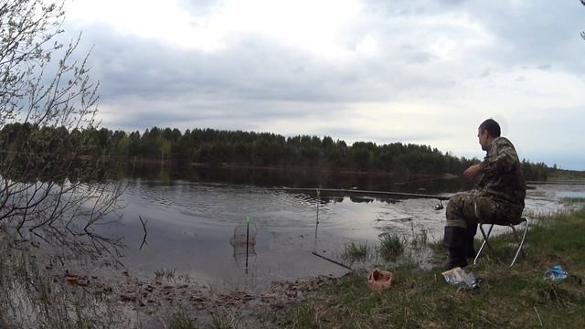 Вечерняя рыбалка на удочку. Ловля сороги, густеры и подлещика на поплавок смотреть онлайн