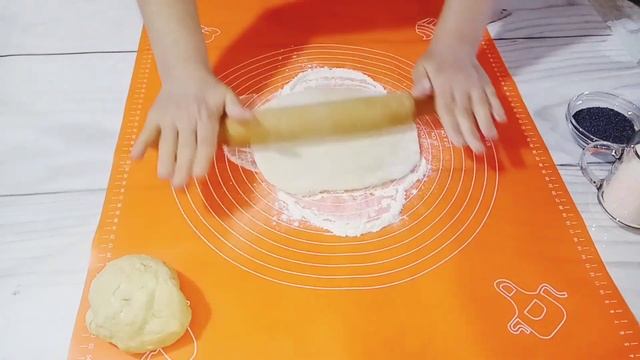 Слоёное, сахарное печенье с маком. Быстро, вкусно и из доступных продуктов! Выпечка на скорую руку! смотреть онлайн