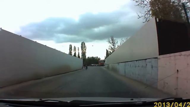 Грациозность бегущей женщины :) смотреть онлайн