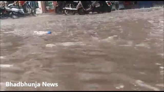Monsoon knock Daimond city Surat : 8 inches rain in first 20 hours смотреть онлайн