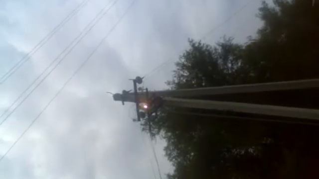 Столб в электроогне,Оренбург.3gp смотреть онлайн