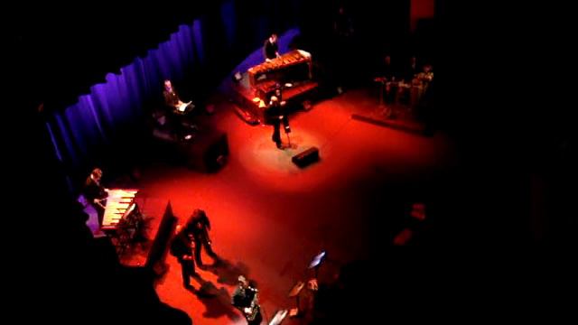 Smooth Operator - Señor Coconut смотреть онлайн