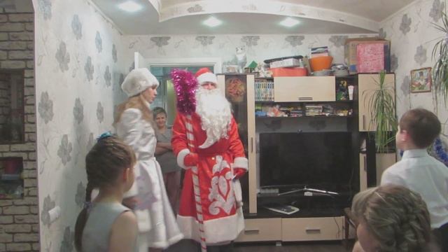 К нам пришел Дед Мороз и Снегурочка смотреть онлайн