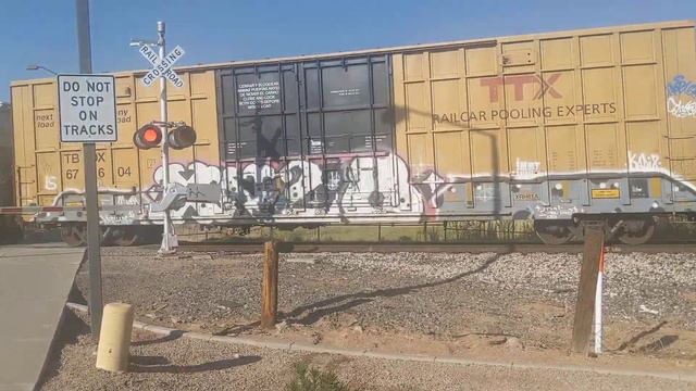 Railfanning #61: UP 7242 Outbound Manifest Train at Lindsay Road смотреть онлайн