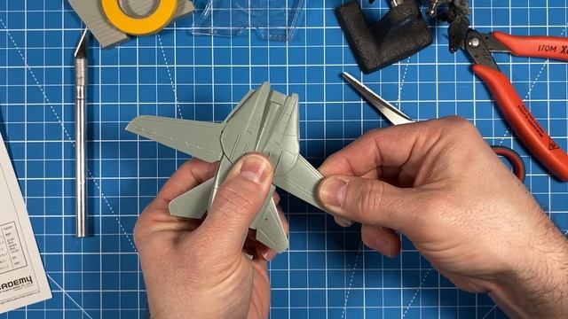 Academy | F-14 Tomcat | 1:144 Scale | Part 1 ● Unboxing & Build смотреть онлайн