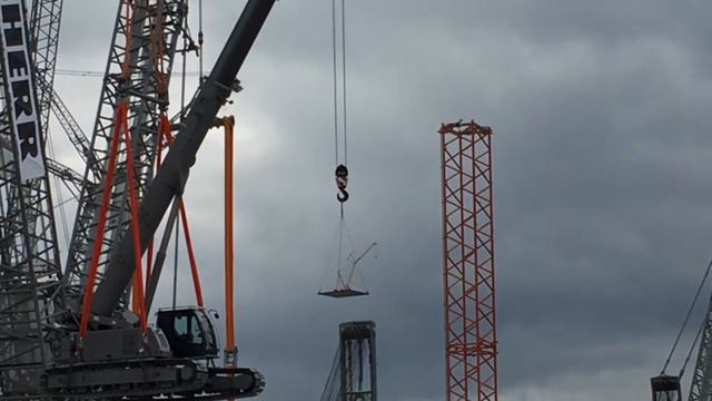 LIEBHERR LR SHOW - CRAWLER CRANE PHYSICS смотреть онлайн