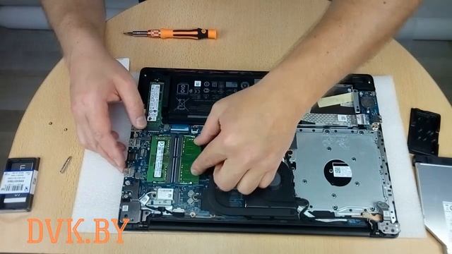 Разборка Dell Inspiron 5570 смотреть онлайн