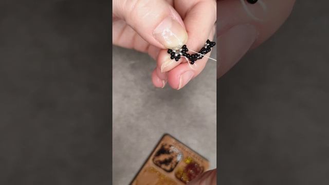 Плетение браслета из бисера #творчество #бисероплетение #мастеркласс смотреть онлайн