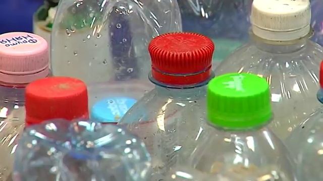 Рубрика Переделка Пуфик из бутылок смотреть онлайн