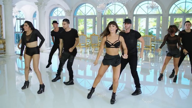 Wisin, Carlos Vives - Nota de Amor (Official Video) ft. Daddy Yankee смотреть онлайн