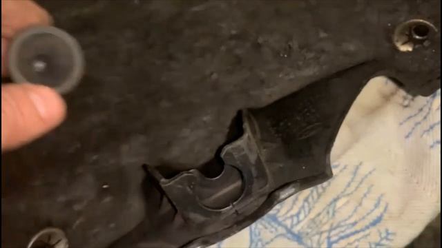 ремонт пластиковой крышки  дигателя Duratorq пайка