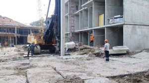 Как забивают сваи