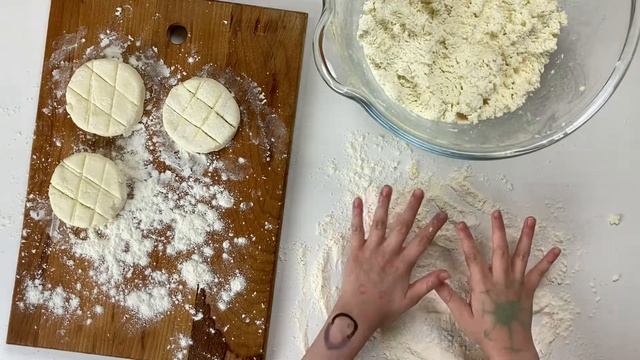 ТВОРОЖНЫЕ СЫРНИКИ! Готовятся легко и быстро! смотреть онлайн