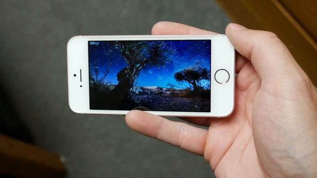 iPhone SE Review: 4 Inches Is OK смотреть онлайн