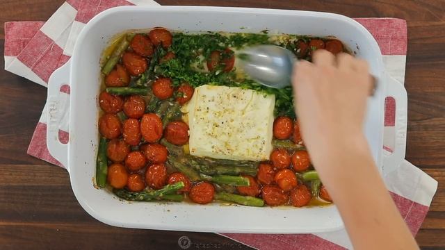 I Made BAKED FETA PASTA - Viral TikTok Recipe смотреть онлайн