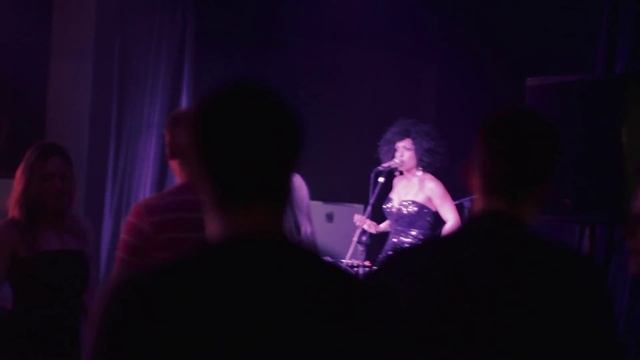 La Rochelle Band in Fashion Club Prague смотреть онлайн