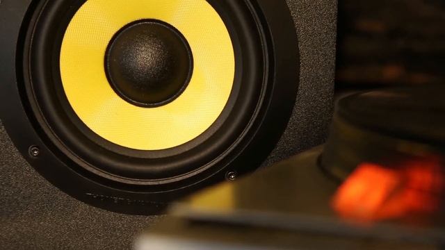 HOCH BT™ / Bluetooth® Active Speakers / Thonet & Vander смотреть онлайн