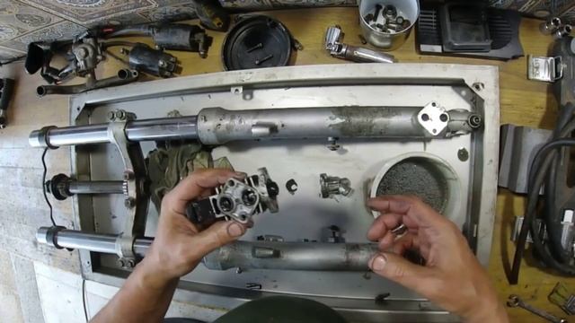 восстановление резьбы прокачки Kawasaki GPZ 600 R смотреть онлайн