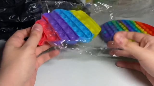 AMONG US ПУПЫРКА ПРОТИВ САМОЙ ОГРОМНОЙ ПУПЫРКИ / ШОК / POP IT FIDGET в РЕАЛЬНОЙ ЖИЗНИ смотреть онлайн