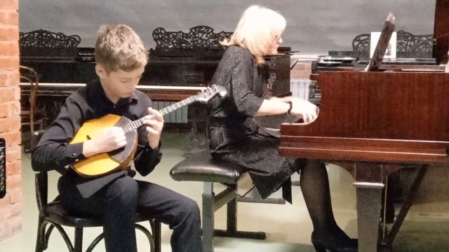 Виртуозная игра на Домре