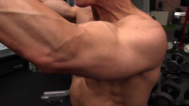 How to Get Big Shoulders (FROM THE SIDE!!) смотреть онлайн
