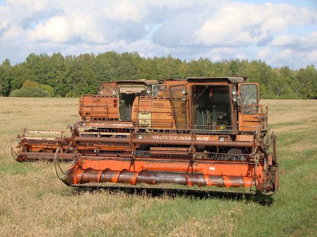 Racing Combine Harvesters /// Гонки на комбайнах