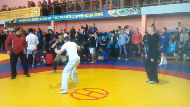 ножевой бой (Гродно) - котик 2 смотреть онлайн