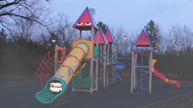 ГОРКА ПОЖИРАТЕЛЬ В РЕАЛЬНОЙ ЖИЗНИ. ДЕТСКАЯ ГОРКА ПОЖИРАТЕЛЬ ПЫТАЛАСЬ МЕНЯ СЪЕСТЬ! смотреть онлайн