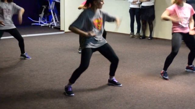 Живи танцуя с FitCurves. смотреть онлайн