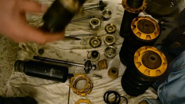 Ремонт стоек койловеров на BMW E30 сделал смотреть онлайн
